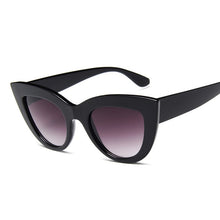 Load image into Gallery viewer, Cat Eye Designer Vintage Sunglasses
